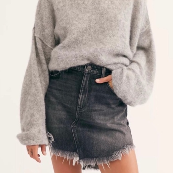 Free People Dresses & Skirts - FREE PEOPLE FRINGE/FRAYED DENIM SKIRT